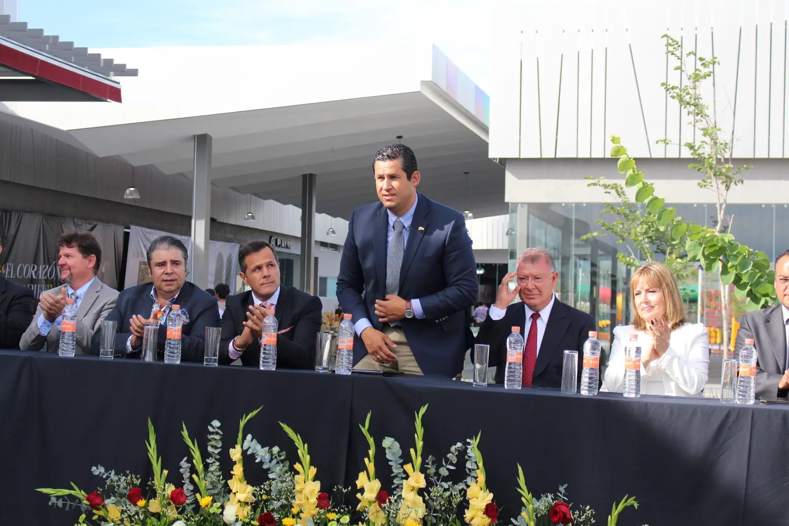 Mesa principal durante un evento institucional producido por Eventotal